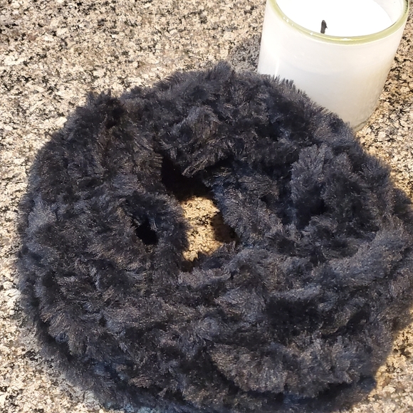 Handmade SOFTEST Faux Fur arm knit scarf!! - Picture 5 of 10